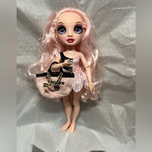 Rainbow High Pacific Coast Bella Parker Doll